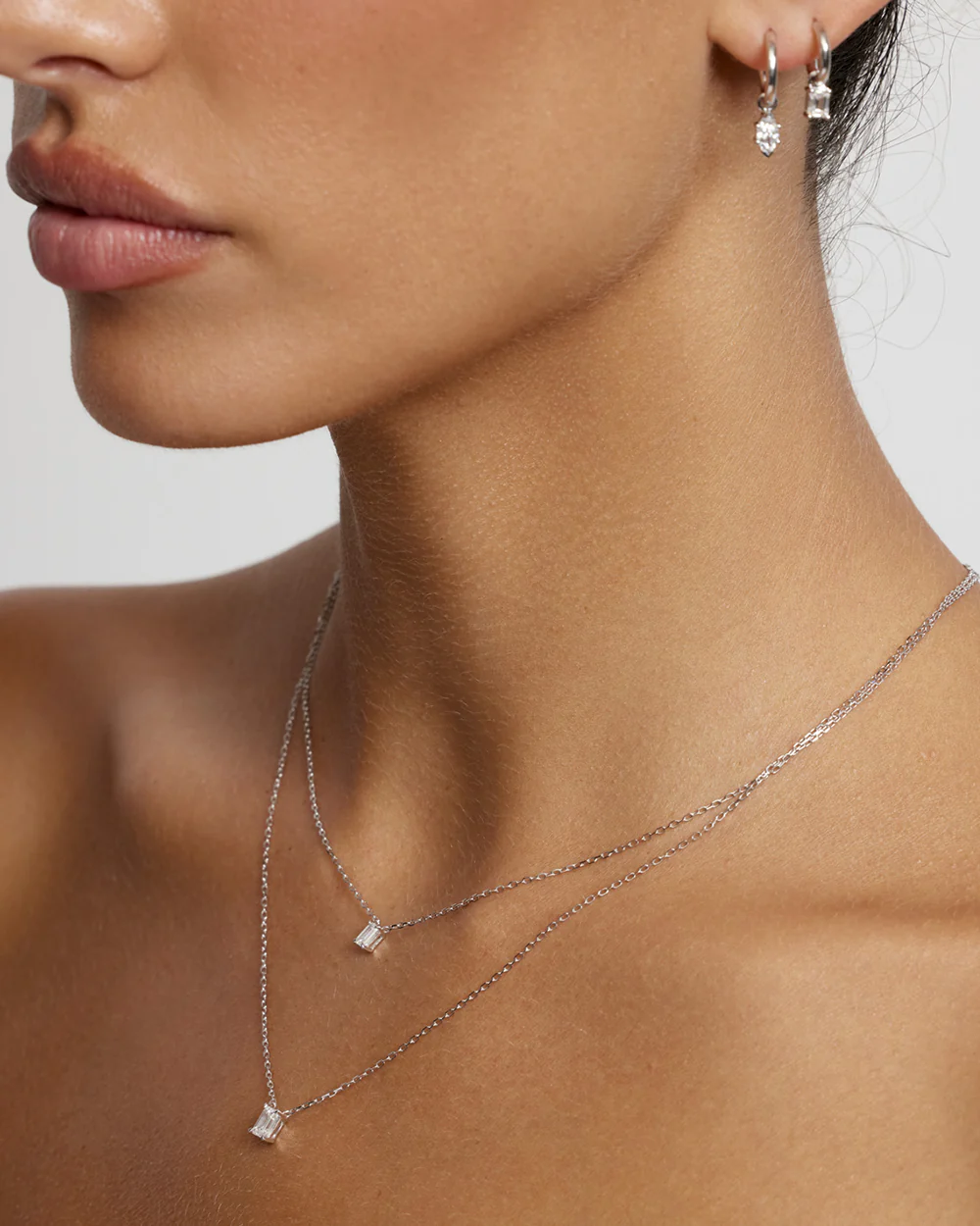Emerald Solitaire Diamond Necklace - Image 6